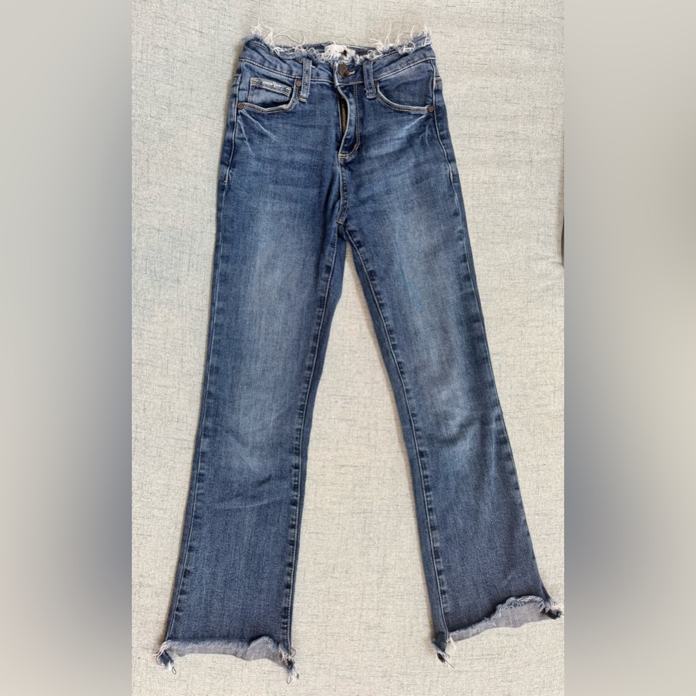 Frayed Hem Blue Cropped Jeans